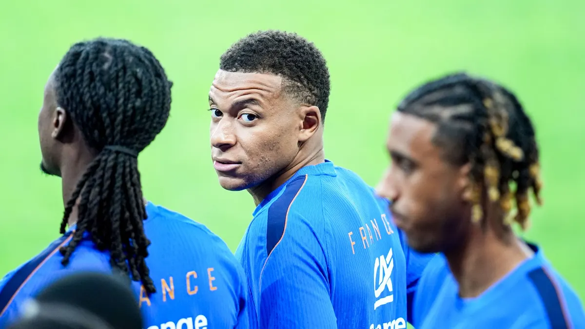 Kylian Mbappé doubts France will let him play to 41