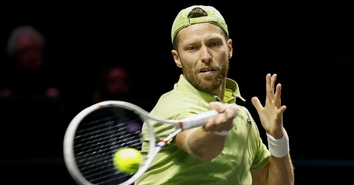 Hugo Grenier avance tandis que Felix Balshaw s’incline pour ses débuts sur le circuit ATP