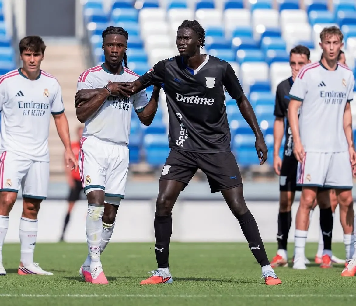 Djibril Gueye se rend au Sporting pour finaliser son transfert