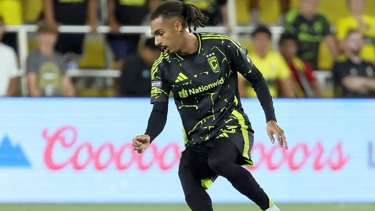 محمد فارسي ينهي انتظاره الطويل للتسجيل في الدوري الأميركي مع كولومبوس
