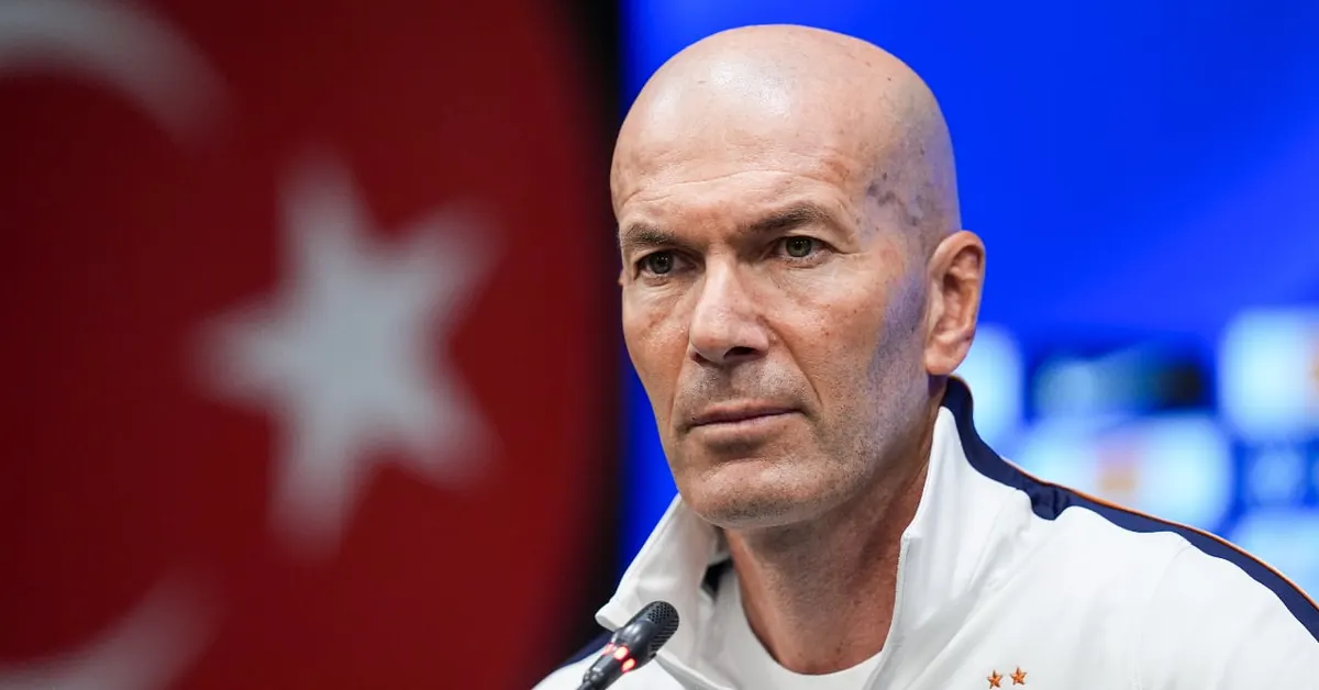 Zinédine Zidane confirme son rôle en retrait avec la France