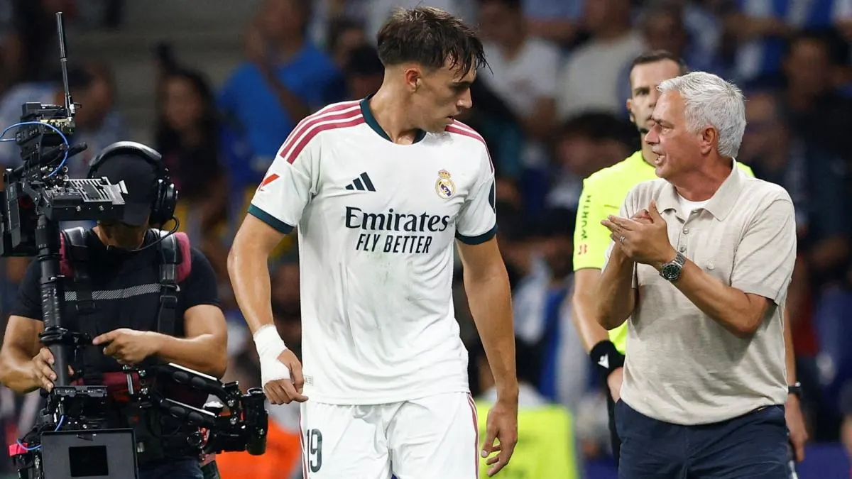 برشلونة يرفض كارلوس إسبِي بعد تألقه مع ليفانتي