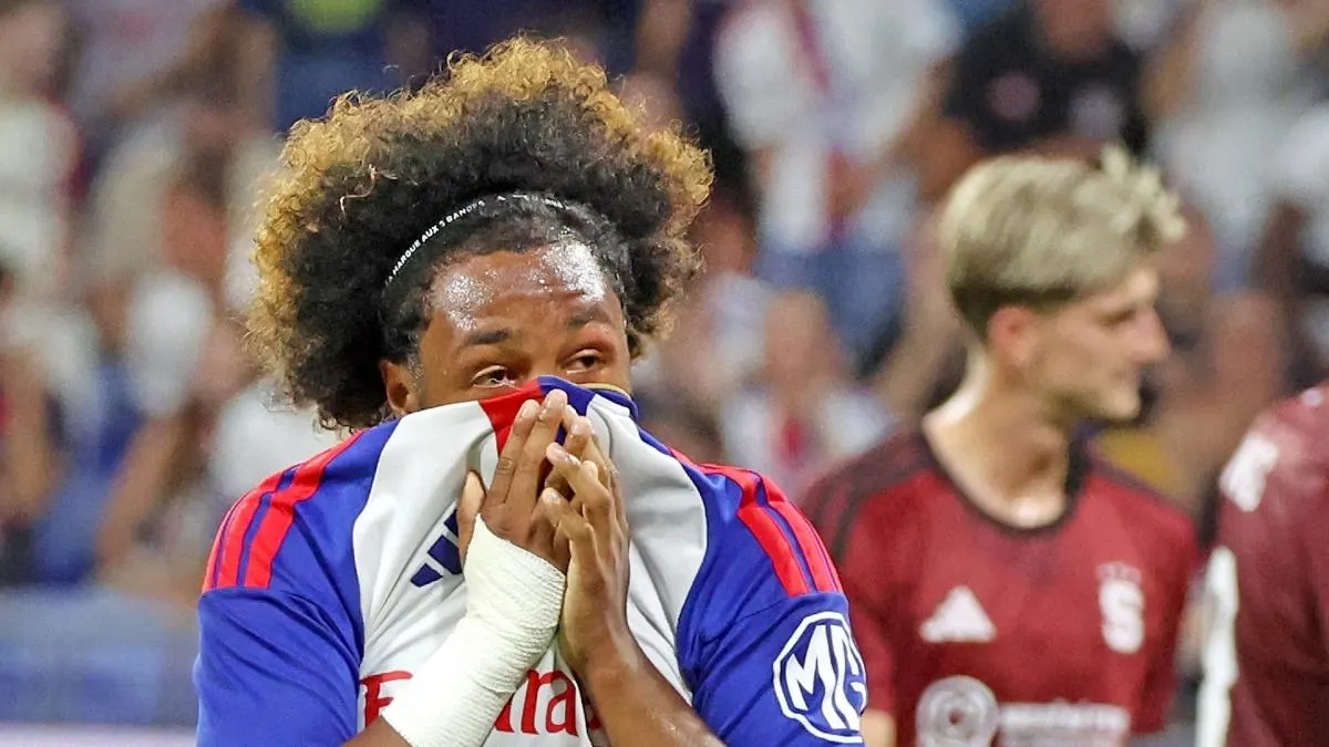 باولو فونسيكا يدعم بقاء مالك فوفانا في ليون