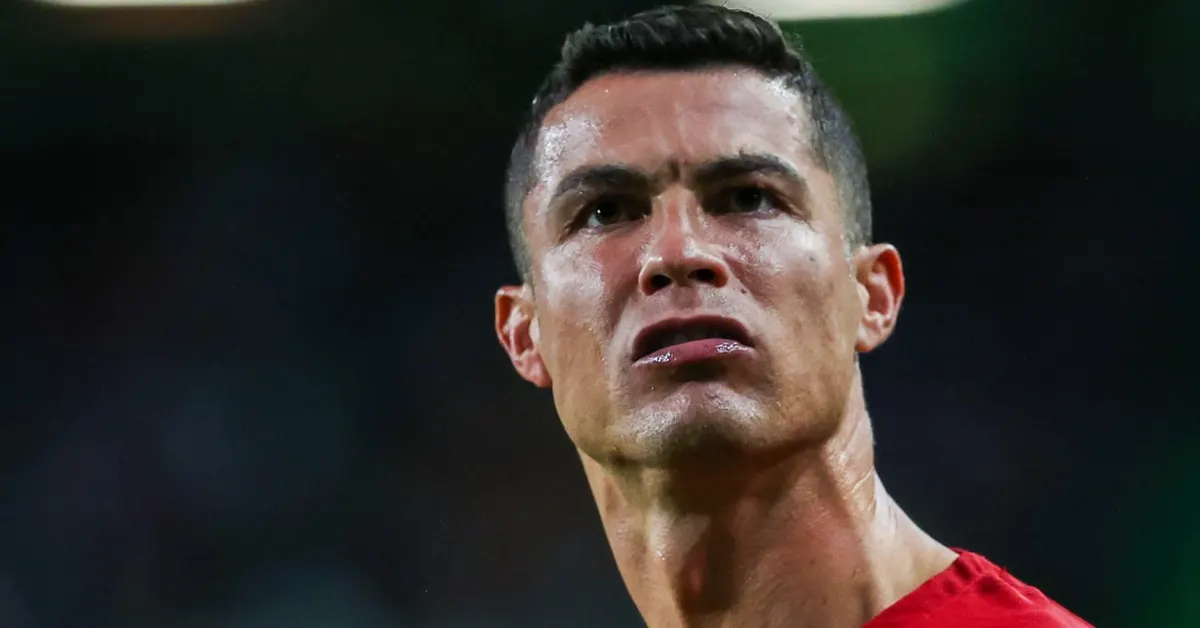Cristiano Ronaldo soutenu par des panneaux publicitaires à Lisbonne après la polémique